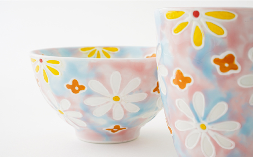 【波佐見焼】「フラワーガーデン」茶碗・マグカップ セット（ピンク）【大新窯】 [DC62]