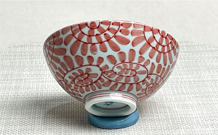 【波佐見焼】 タコ唐草 夫婦 茶碗・箸置き 縁起のいい柄シリーズ 青と赤 4個セット【大新窯】 [DC82]