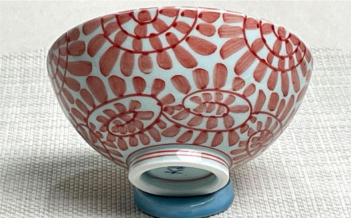 【波佐見焼】タコ唐草 夫婦 茶碗・ペア マグカップ・箸置き 青と赤 6個セット【大新窯】 [DC84]