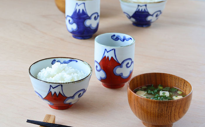 【波佐見焼】富士山 茶碗・湯呑 ペアセット 食器 皿【翔芳窯】 [FE269]