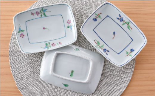 【波佐見焼】小花紋 角皿 3枚組【藍水】 [GB24]