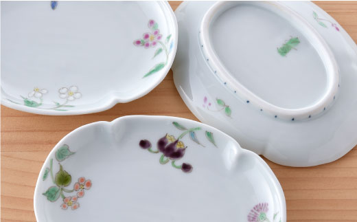 【波佐見焼】小花紋木瓜型 小皿 3枚組【藍水】 [GB25]