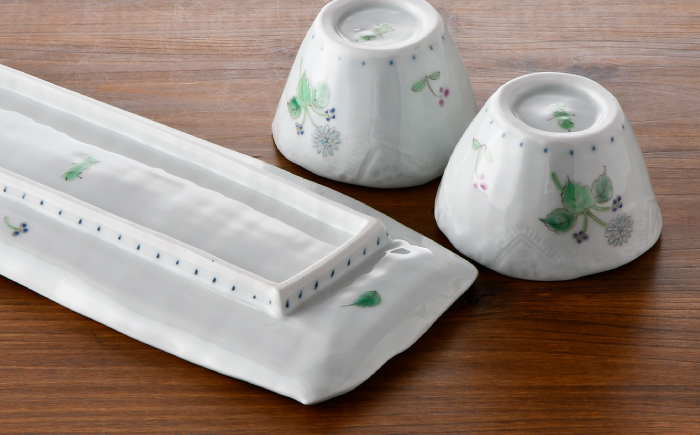 【波佐見焼】山紫陽花長角皿 プレート おしゃれな彫入りカップ 湯呑み 2個組【藍水】 [GB30]