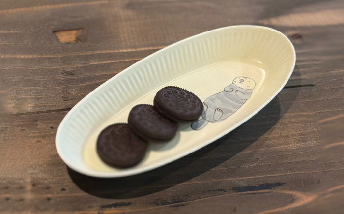 【波佐見焼】オーバルプレート ぷにぷにラッコ×ぷかぷかラッコ ペア【マルミツ】 [GC11]