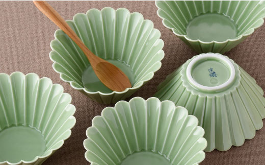 【波佐見焼】菊型 中鉢 ボウル 5点セット（緑）【洸琳窯】 [GE26]