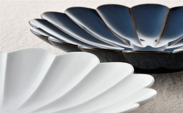 【波佐見焼】菊紋 皿 大（白・洸琳彩釉）各2枚セット【洸琳窯】 [GE28]