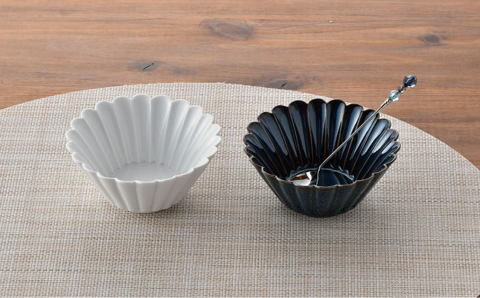 【波佐見焼】菊型鉢 (大・中・小) ボウル 小鉢 2色セット【洸琳窯】 [GE43]