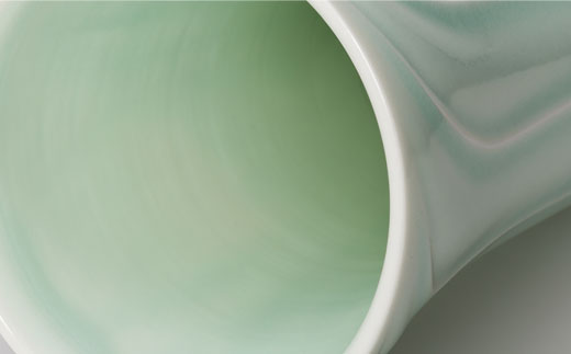 【波佐見焼】伝統工芸士・山口正美氏作 青白磁花入－1【山口正右衛門窯】 [KD06]