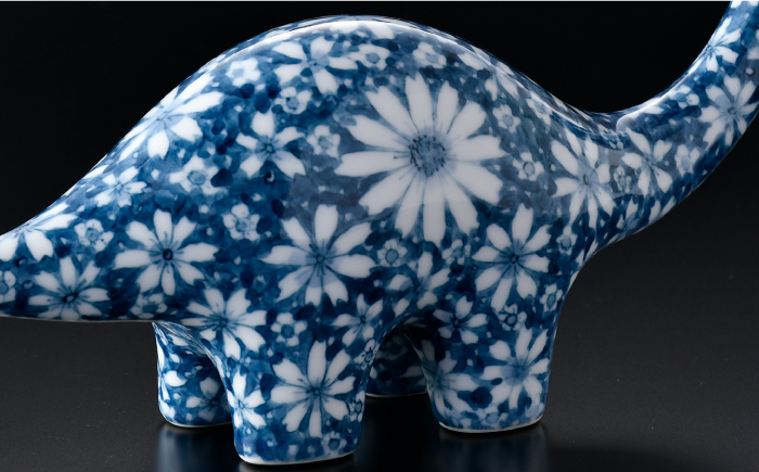 【波佐見焼】首長恐竜 染付 花紋 サウルス 置物大 インテリア【ふきの陶】 [NF03]