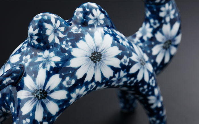 【波佐見焼】染付 ラクダ インテリア 花模様 置物大【ふきの陶】 [NF05]