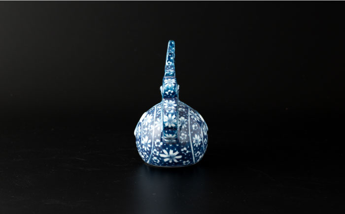 【波佐見焼】干支 龍（小）染付花紋 竹之下氏作 インテリア 置物【ふきの陶】 [NF08]