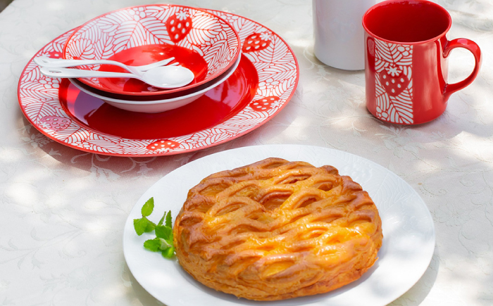 【波佐見焼】苺ミルク 平ボウル 〈白〉 2点セット【西海陶器】 [OA468]