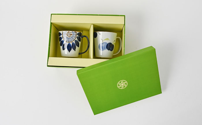【波佐見焼】【当店オリジナルボックス】 ペアマグカップ サンテナボックス入り 青りんご・ブルーメ【福田陶器店】 [PA371]