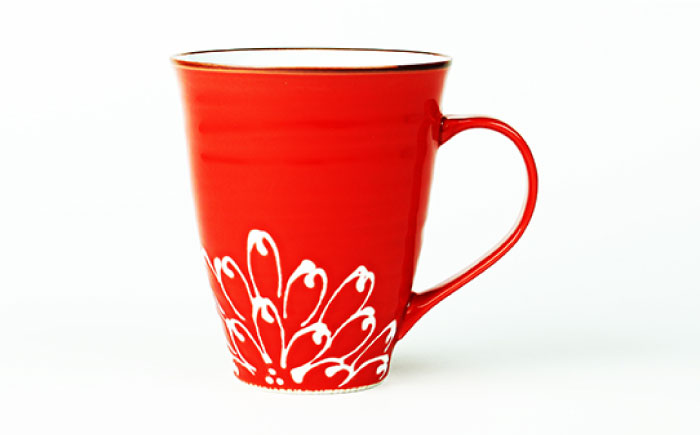 【波佐見焼】一珍菊 マグカップ （青・赤） ペアセット【山下陶苑】 [PC42]