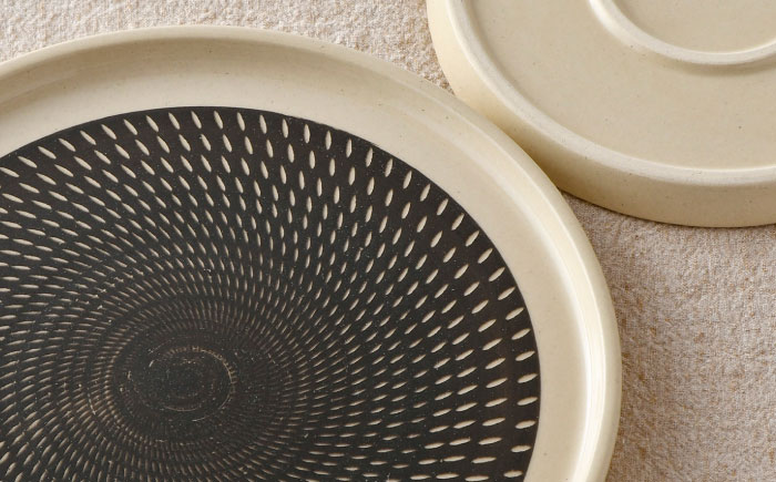 【波佐見焼】黒刷毛飛び鉋 プレート M・L 2枚セット 食器 取り皿 陶器【利左エ門窯】 [QB44]