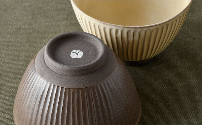 【波佐見焼】しのぎ どんぶり 2点セット 窯変 マット調 ブラウン・ベージュ 丼 陶器 茶碗 【トーエー】 [QC46]