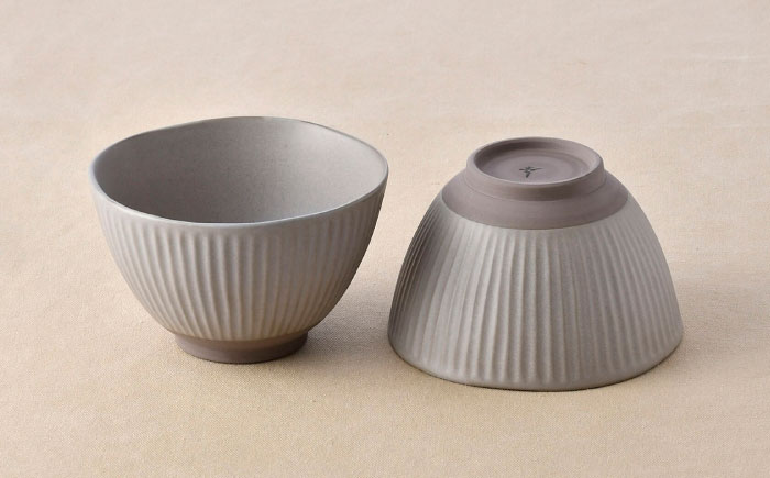 【波佐見焼】しのぎ 丼ぶり カーキ 2個セット【トーエー】 [QC74]