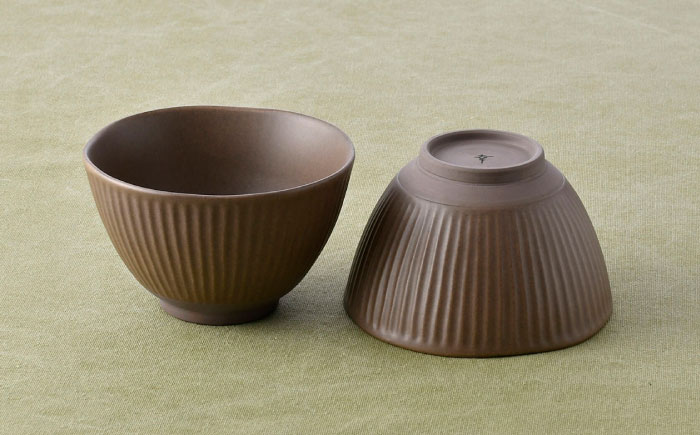 【波佐見焼】しのぎ 丼ぶり ブラウン 2個セット【トーエー】 [QC75]