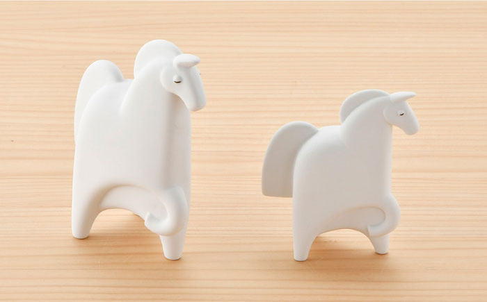 【波佐見焼】 置物 ・うま大小（無釉・つや無し） インテリア 陶器 雑貨 【アトリエやま】 [RE06]