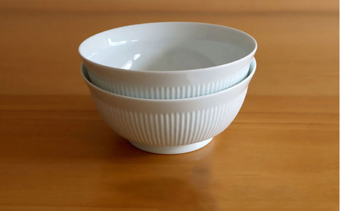【白山陶器】【2人分の食器】よしず彫6寸めん丼とレンゲ 白磁 4ピースセット [TA141]