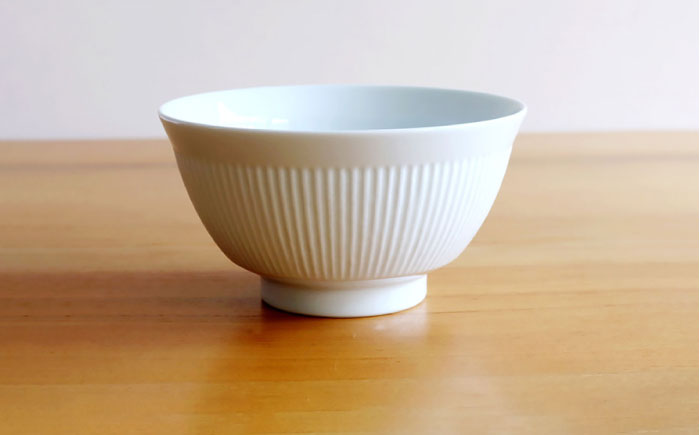 【白山陶器】【よしず彫】丼とレンゲ 白磁 4ピースセット [TA145]