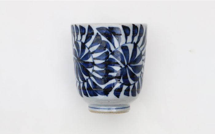 【波佐見焼】染唐草 茶碗 湯呑 ペアセット （睦揃）【協立陶器】 [TC58]