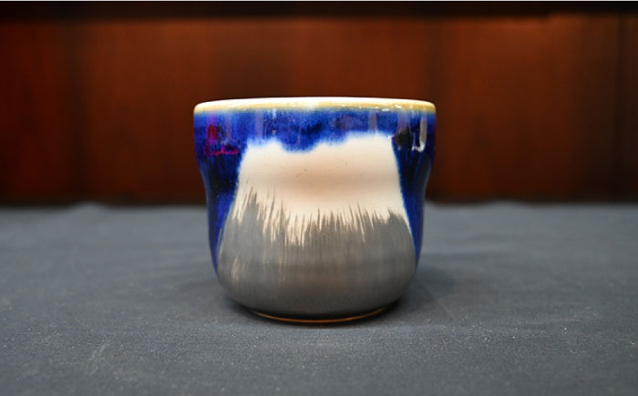 【波佐見焼】富士のぞき カップ（金・銀） 湯呑み ペアセット【協立陶器】 [TC92]