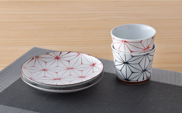 【波佐見焼】Sweet麻シリーズ マルチカップ・ソーサー （黒・赤） 4点セット 小鉢 小皿 ケーキ皿 【まるしん】 [WD31]