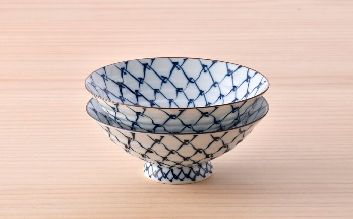 【波佐見焼】手描き掛け網 平茶碗 2点セット【まるしん】 [WD48]