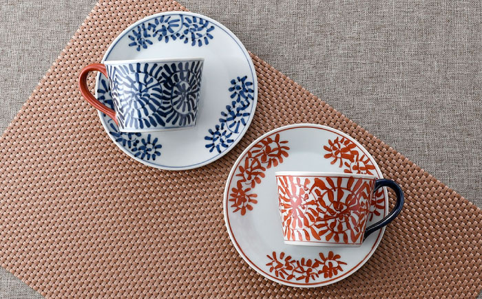 【波佐見焼】タコ唐草 カップ&ソーサー ペアセット【一夢窯】 [XE08]