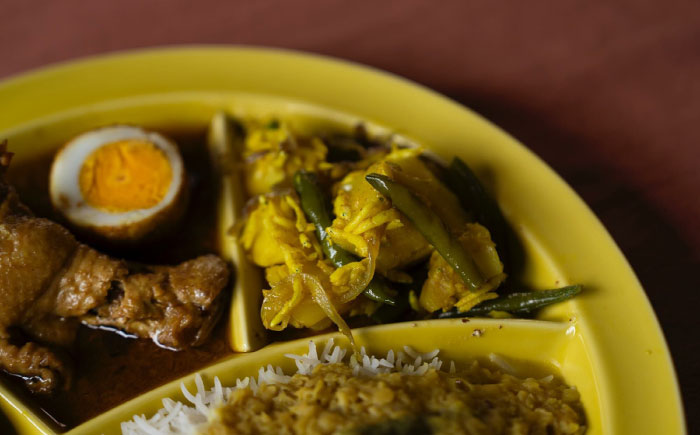 【波佐見焼】zen to ユザーン カレー皿 「仕切りが取れるカレー皿」yellow・blue ペアセット【中善】 [YE44]