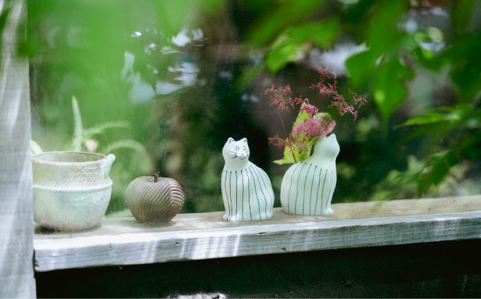 【波佐見焼】zen to ひがし ちか 花器「愛 編む 磁器猫」線猫 1点【中善】 [YE52]