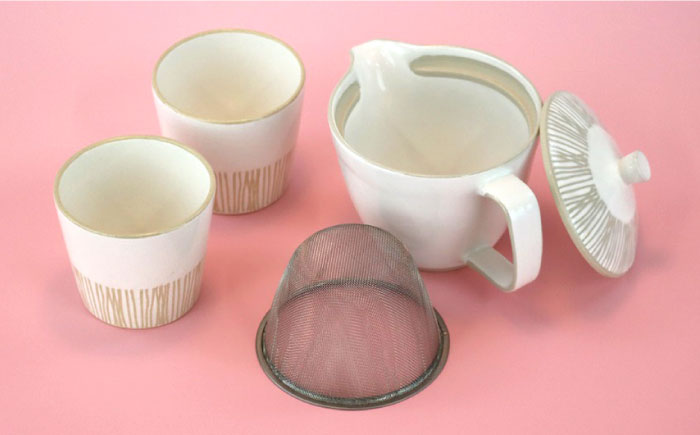 【波佐見焼】櫛目十草粉引ポット・カップ 急須 ティーカップ 湯飲み【馬徳陶苑】 [ZD11]