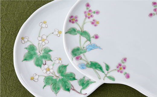 【波佐見焼】色絵野草紋小煎茶 湯呑み ソラマメ皿 プレート 2組揃い【藍水】 [GB14]