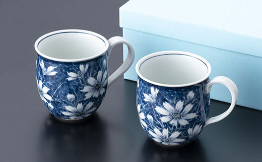 【波佐見焼】『2019年 現代の名工受賞！』染付 マグカップ コスモス（2個揃）【青以窯】 [HD02]