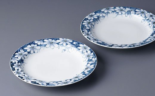 【波佐見焼】『2019年 現代の名工受賞！』染付 皿 プレート コスモス（2個揃）【青以窯】 [HD03]