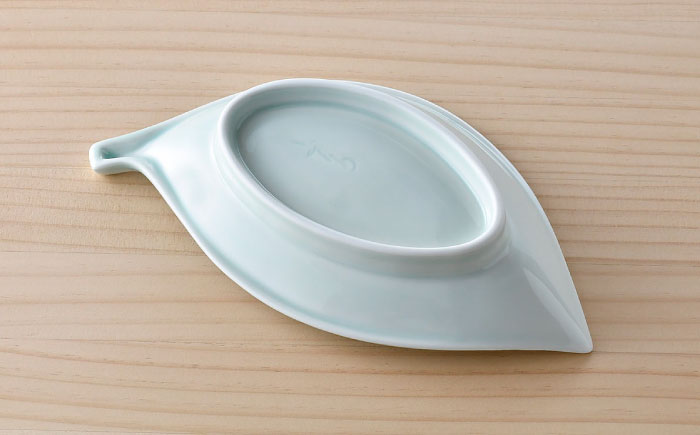 【波佐見焼】青白磁 葉 皿 食器【正右衛門窯】 [BG10]