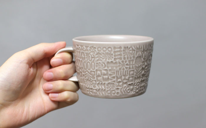 【波佐見焼】PATTERNED PLATE・MUG ペア 4点セット greige + antique rose　【BIRDS’ WORDS】 [CF083]