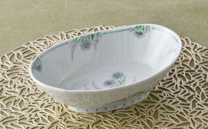 【波佐見焼】野鶏頭 矢車草 楕円鉢【藍水】 [GB52]