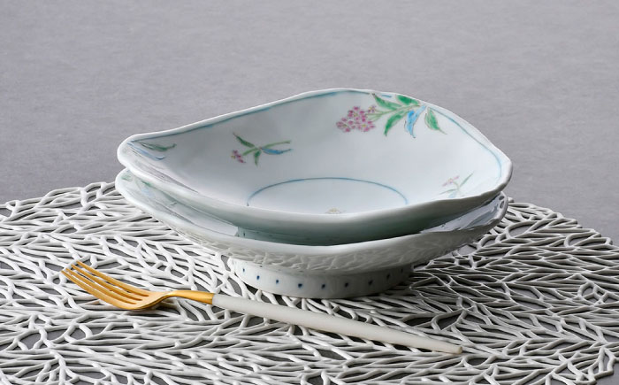 【波佐見焼】草花紋三角皿 2枚セット【藍水】 [GB57]