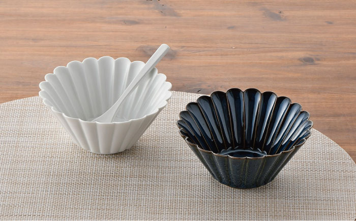 【波佐見焼】菊型鉢 (大・中・小) ボウル 小鉢 2色セット【洸琳窯】 [GE43]