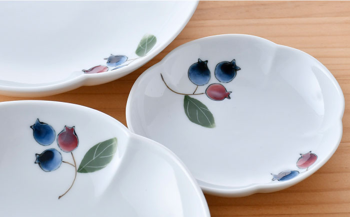 【波佐見焼】ブルーベリー 花型 プレート 大小 ペア セット【松幸陶芸】 [HB48]