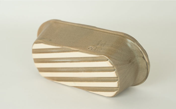 【波佐見焼】【直火OK！陶器のキャンプ用品】hime クッキングギア  TOBAN GRILL・OVAL 2点セット（グレージュ）【藍染窯】 [JC170]