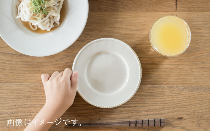 【波佐見焼】淵彫デルフト ミルク色 2枚セット 食器 皿【イロドリ】 [KE51]