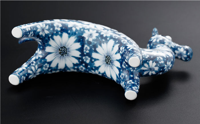 【波佐見焼】染付 ラクダ インテリア 花模様 置物大【ふきの陶】 [NF05]