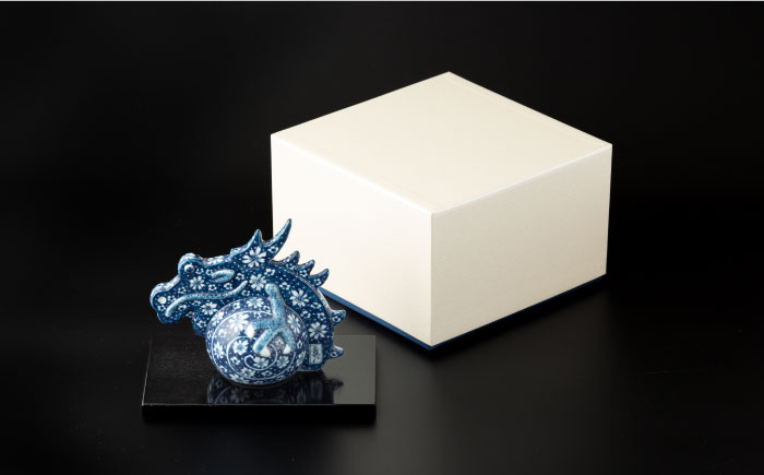 【波佐見焼】干支 龍（小）染付花紋 竹之下氏作 インテリア 置物【ふきの陶】 [NF08]