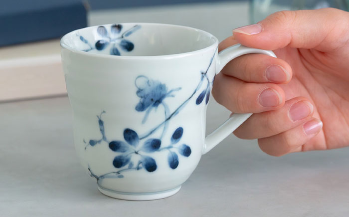 【波佐見焼】染付野花 ひさごマグ 食器 マグ【西海陶器】 [OA493]