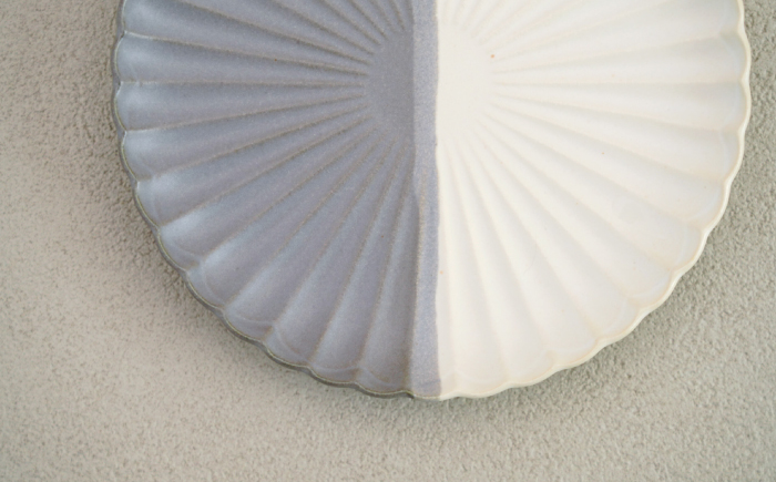 【波佐見焼】花しのぎ 取皿 ペア ハーフカラー（グレー/白）【団陶器】 [PB172]