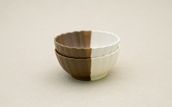 【波佐見焼】花しのぎ 丸小付 ペア ハーフカラー（栗/白）【団陶器】 [PB188]
