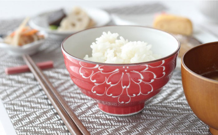 【波佐見焼】一珍菊 茶碗・湯呑 （青・赤） ペアセット【山下陶苑】 [PC41]